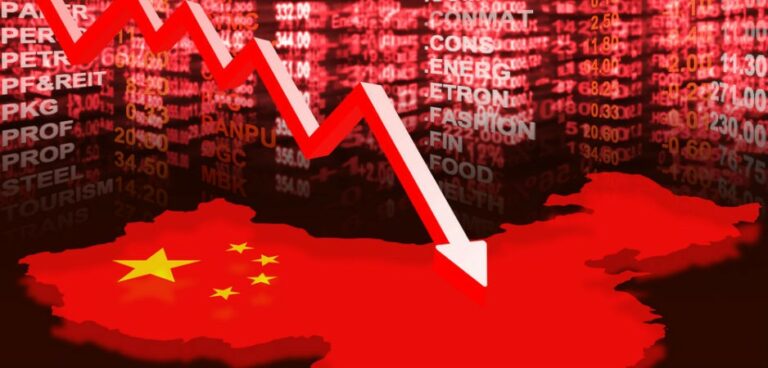 Kína gazdasági visszaeséstől tart