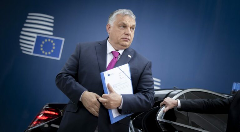 Orbán Viktor egymilliárd eurót nyúl le az uniós pénzekből évente