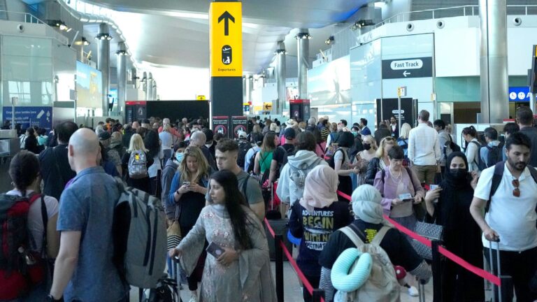 Mikor lesz vége a káosznak az európai repülőtereken?