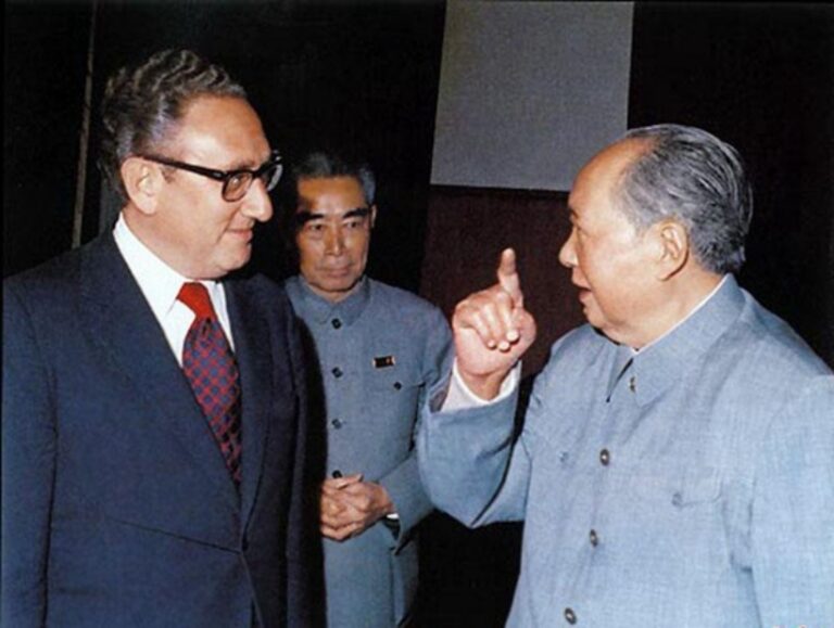 Kissinger: az USA a háború szélén áll Oroszországgal és Kínával
