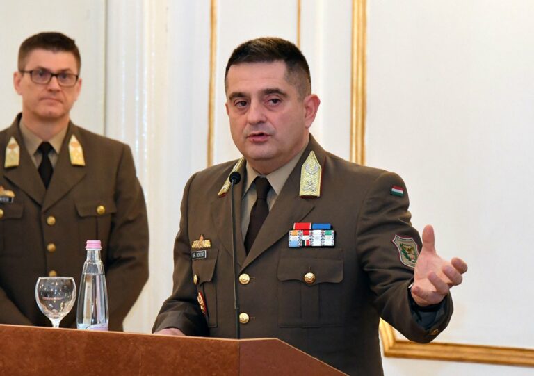 Orbán és a hadsereg