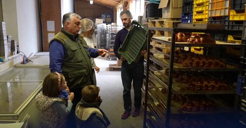 Uniós pénzből gyarapodik a pékség, ahol Orbán a húsvéti kalácsot vásárolta