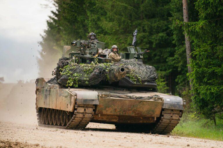 A Pentagon vezetője bejelentette az Abrams tankok átadási dátumát 
