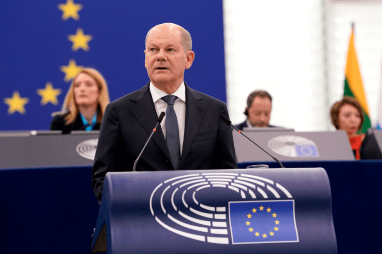 Scholz kancellár: multipoláris világban kell megtalálnia új szerepét az Európai Uniónak