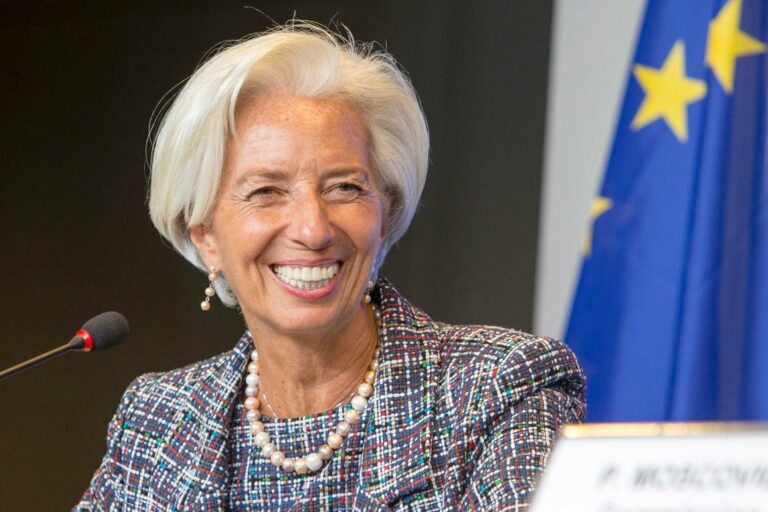 Lagarde: még tovább kell emelni a kamatlábat!