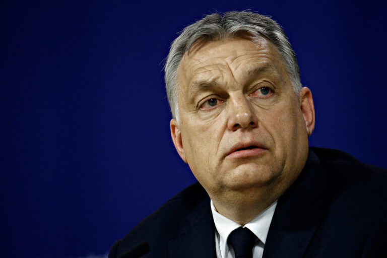 Zsaroló, Orbán a neved!