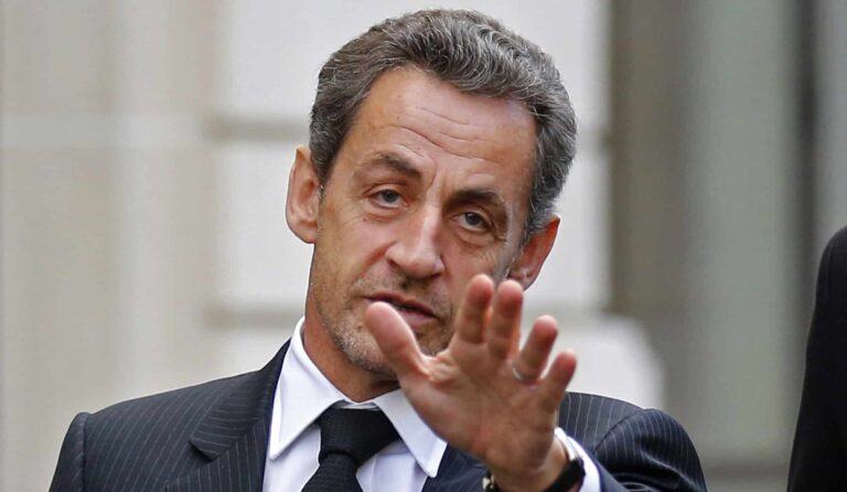 Sarkozy: Ukrajnának területi engedménnyel kellene megszereznie a békét