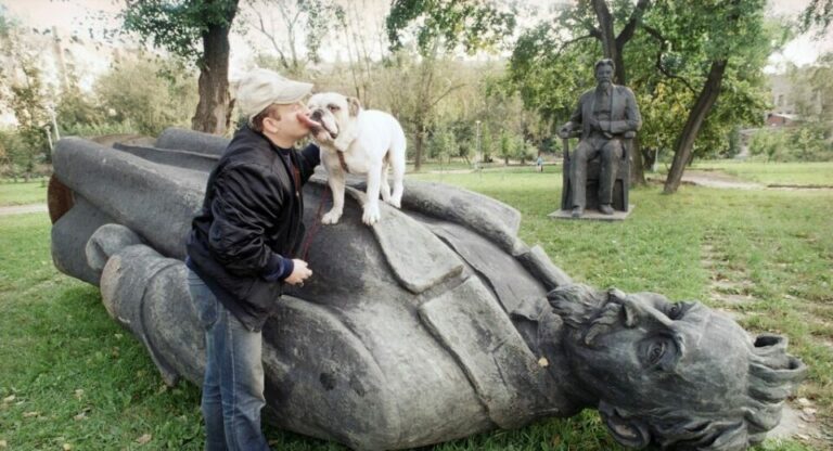 Újra áll Dzerzsinszkij szobra Moszkvában