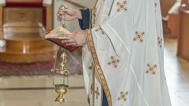 Meleg orgia miatt lemondott egy püspök Lengyelországban