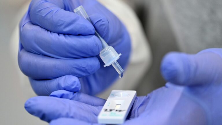 Újabb Covid járvány? – A veszélyeztetett csoportok védőoltását javasolják Németországban