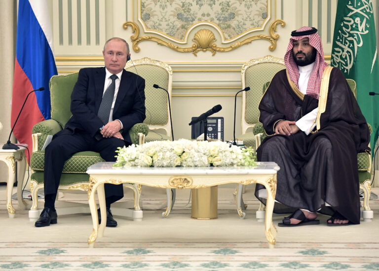Mit keres Putyin Szaúd Arábiában?