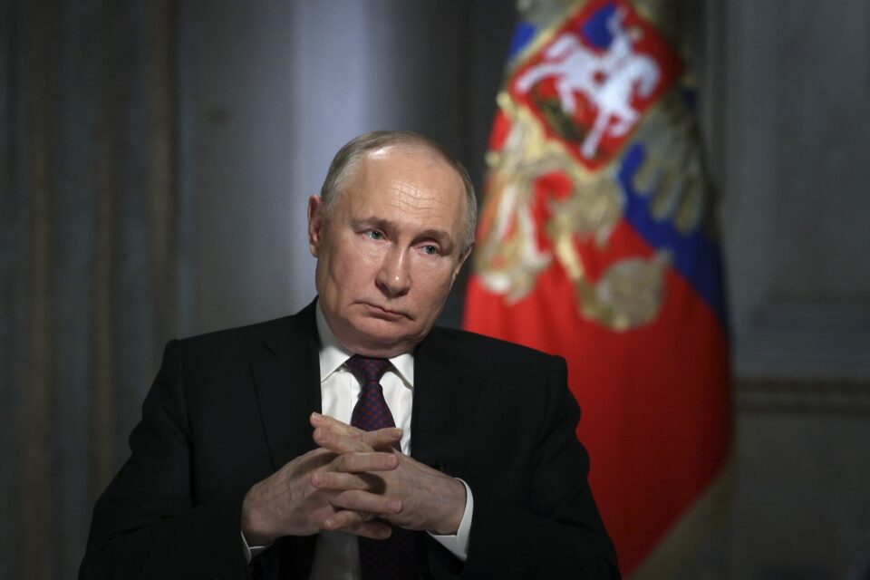 Putyin Hitler lenne? » Független Hírügynökség