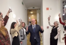 Államtitkári lassú dugás