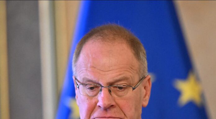 Morgolódom – A NER-valósága két képben