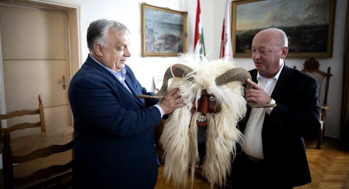 PÁVKOVICS Gábor; ORBÁN Viktor