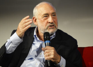 Stiglitz: Az ukrajnai háború költségeit Putyinnal kell megfizettetni!