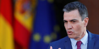 Szemben az árral: félmillió bevándorló juthat ideiglenes tartózkodási engedélyhez Spanyolországban