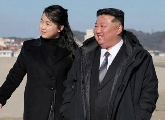 Kim Dzsong-un békejobbot nyújt – feltéve, hogy atomhatalomnak hívjuk. És meghívja Trumpot is. Mi baj lehet?