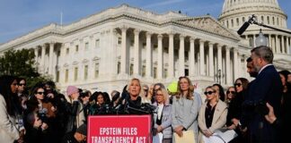 Hiányzó lapok az Einstein-aktákból: miért maradt ki egy kiskorú elleni bántalmazási vád Donald Trumppal kapcsolatban?