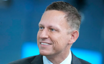 A „tech-fasizmus” vitája: Peter Thiel vs. Leó pápa – AI, hatalom és cinizmus