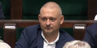 Az Európai Ügyészség kérésére felfüggesztették egy kormánypárti képviselő mentelmi jogát Varsóban