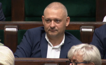 Az Európai Ügyészség kérésére felfüggesztették egy kormánypárti képviselő mentelmi jogát Varsóban