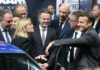 Macron elnök a Citroën Kacsában, avagy tarolnak a kínaiak a párizsi autószalonon