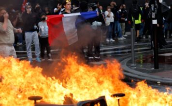 A lakhatási válságtól a középiskolai blokádokig: mi áll a francia tiltakozási hullám hátterében?